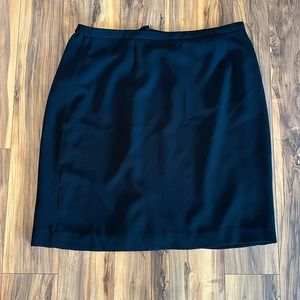 Laura Scott size 18 black skirt